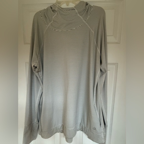 GAP Tops - Like new! GAP Gray and White Relaxed Long Sleeve Hoodie